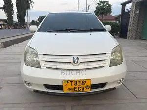Toyota IST 2005 White