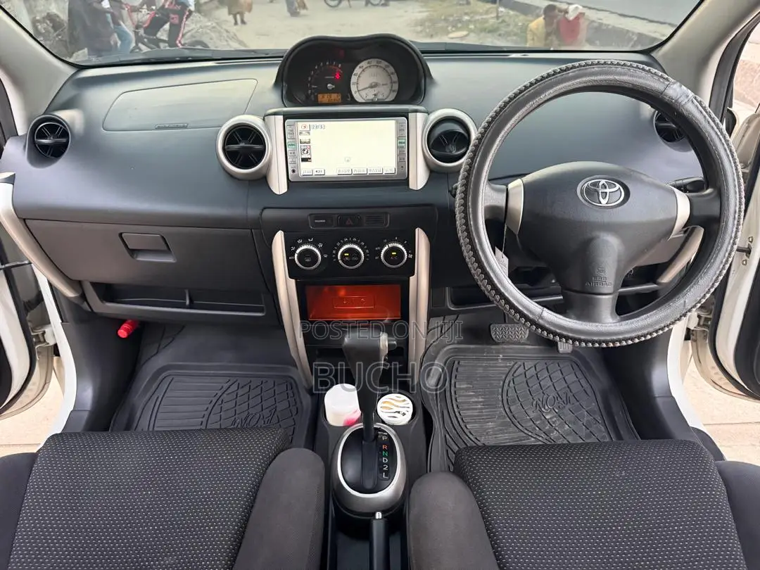 Toyota IST 2005 White