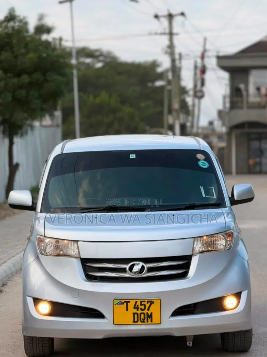 Toyota bB 2006 Silver
