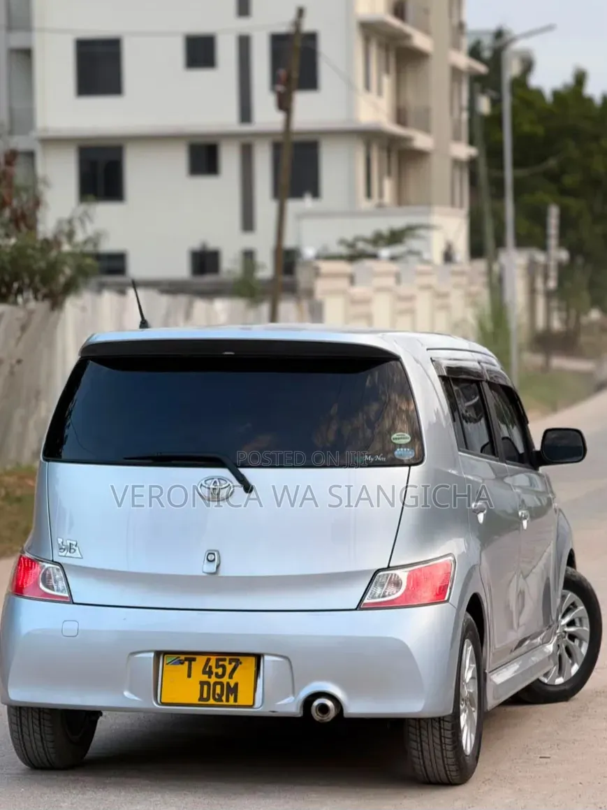 Toyota bB 2006 Silver