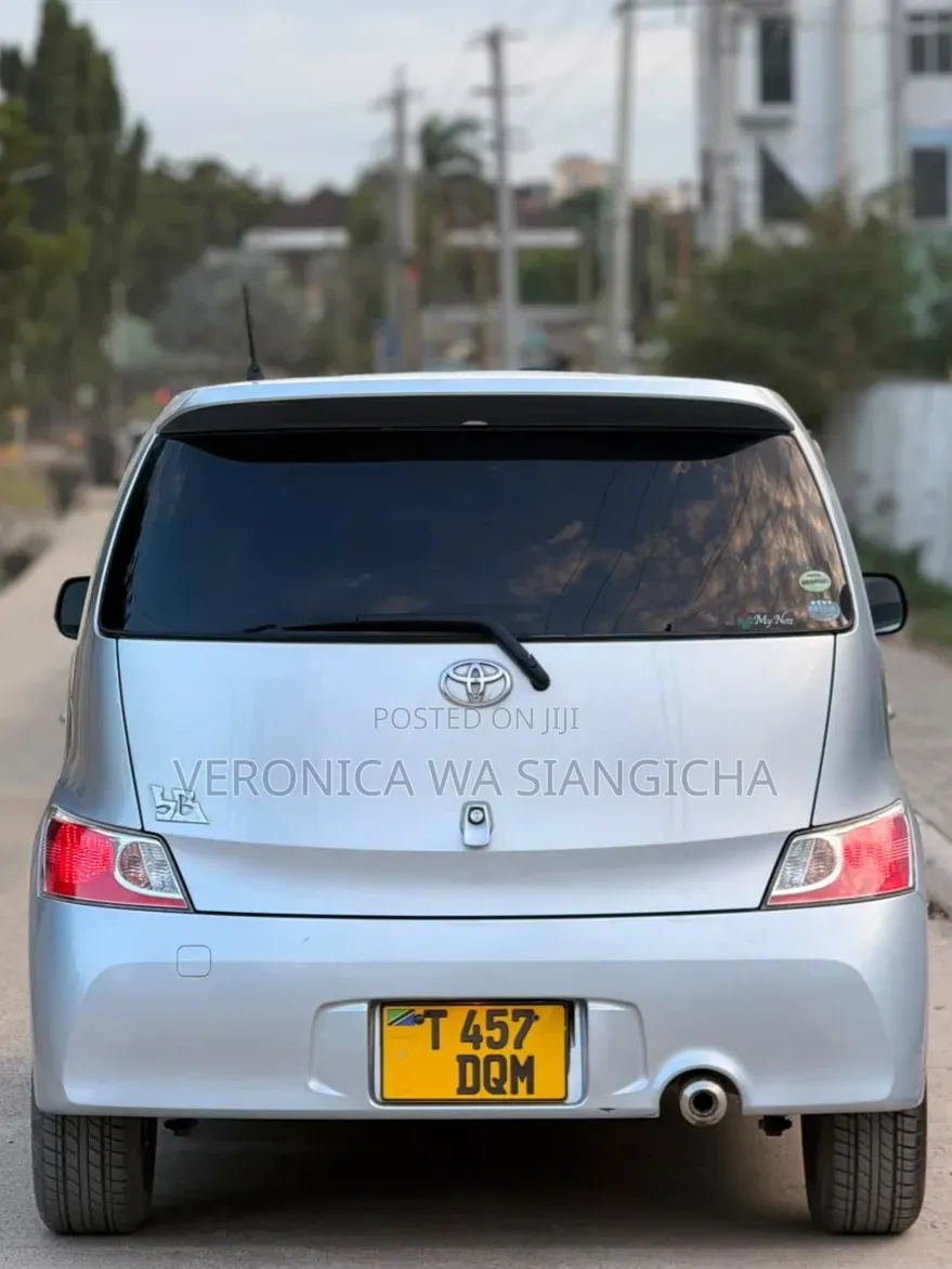 Toyota bB 2006 Silver