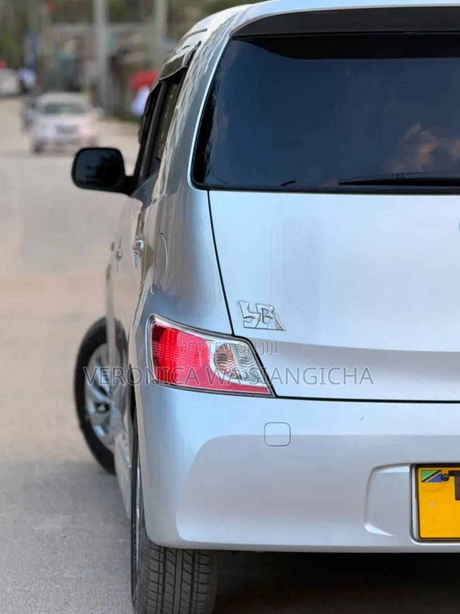Toyota bB 2006 Silver