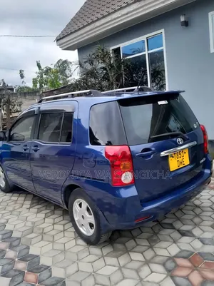 Toyota Raum 2008 Blue