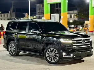 Toyota Land Cruiser LC300 2023 Black
