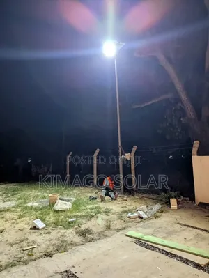 Taa Kubwa Ya Solar 1500w Ya Nje Inayomulika Viwanja Na Mashamba Yote