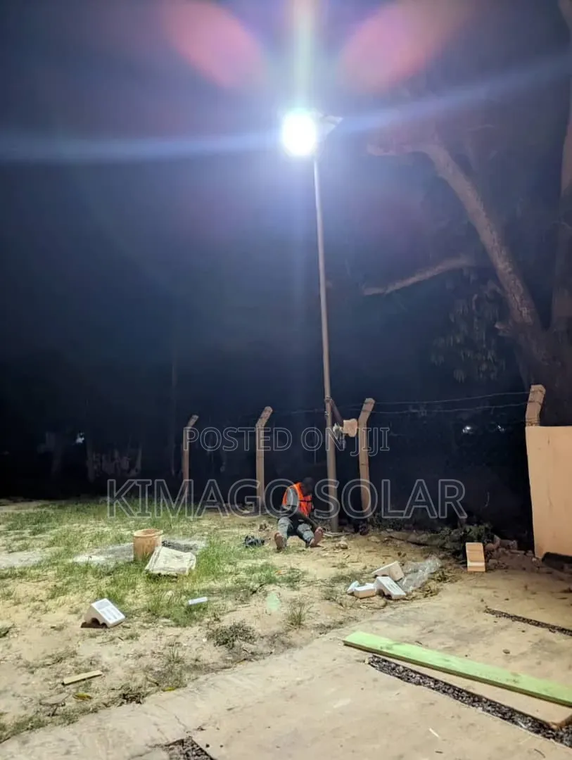 Taa Kubwa Ya Solar 1500w Ya Nje Inayomulika Viwanja Na Mashamba Yote
