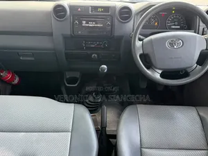Toyota Land Cruiser 2018 White
