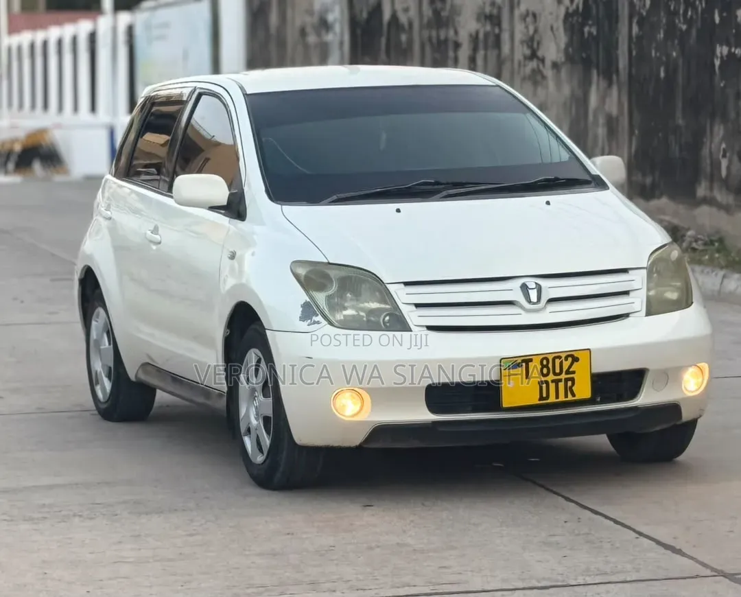 Toyota IST 2005 White