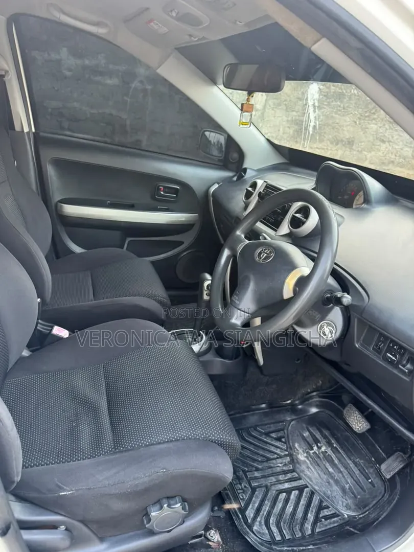 Toyota IST 2005 White