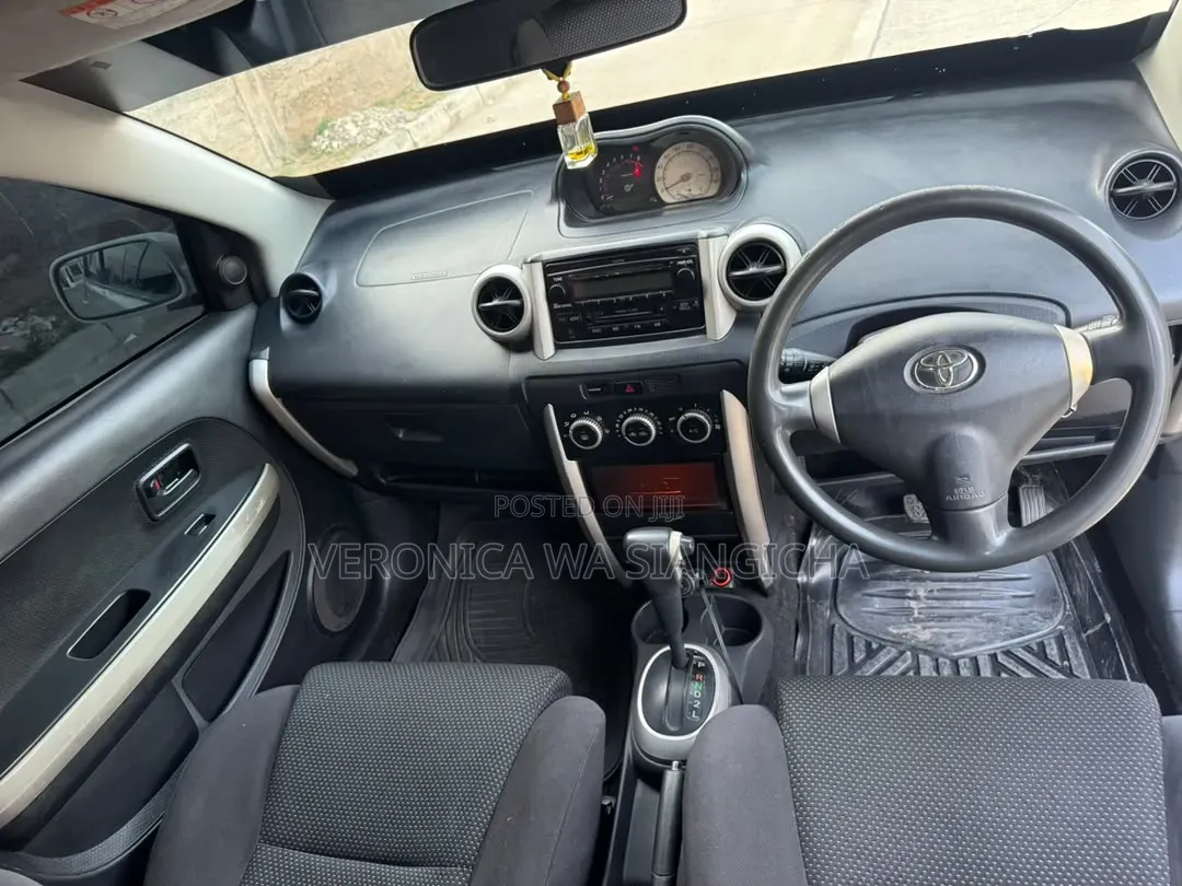 Toyota IST 2005 White