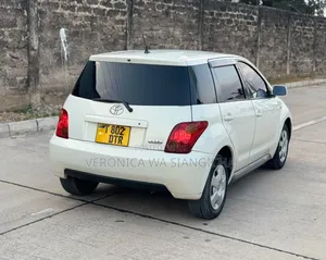 Toyota IST 2005 White