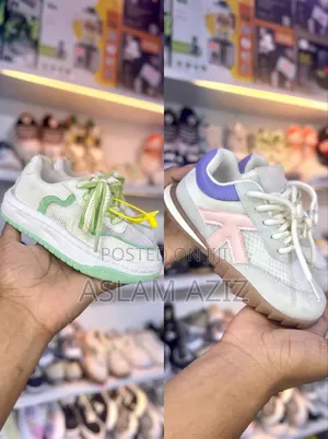 Children's Sneakers / Casual Shoes.