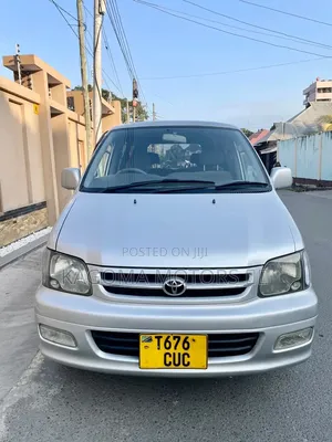 Toyota Noah 2001 Silver