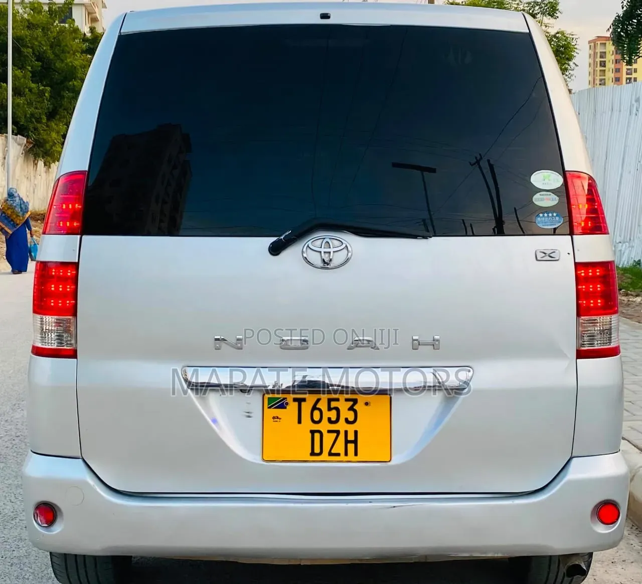 Toyota Noah 2006 Silver