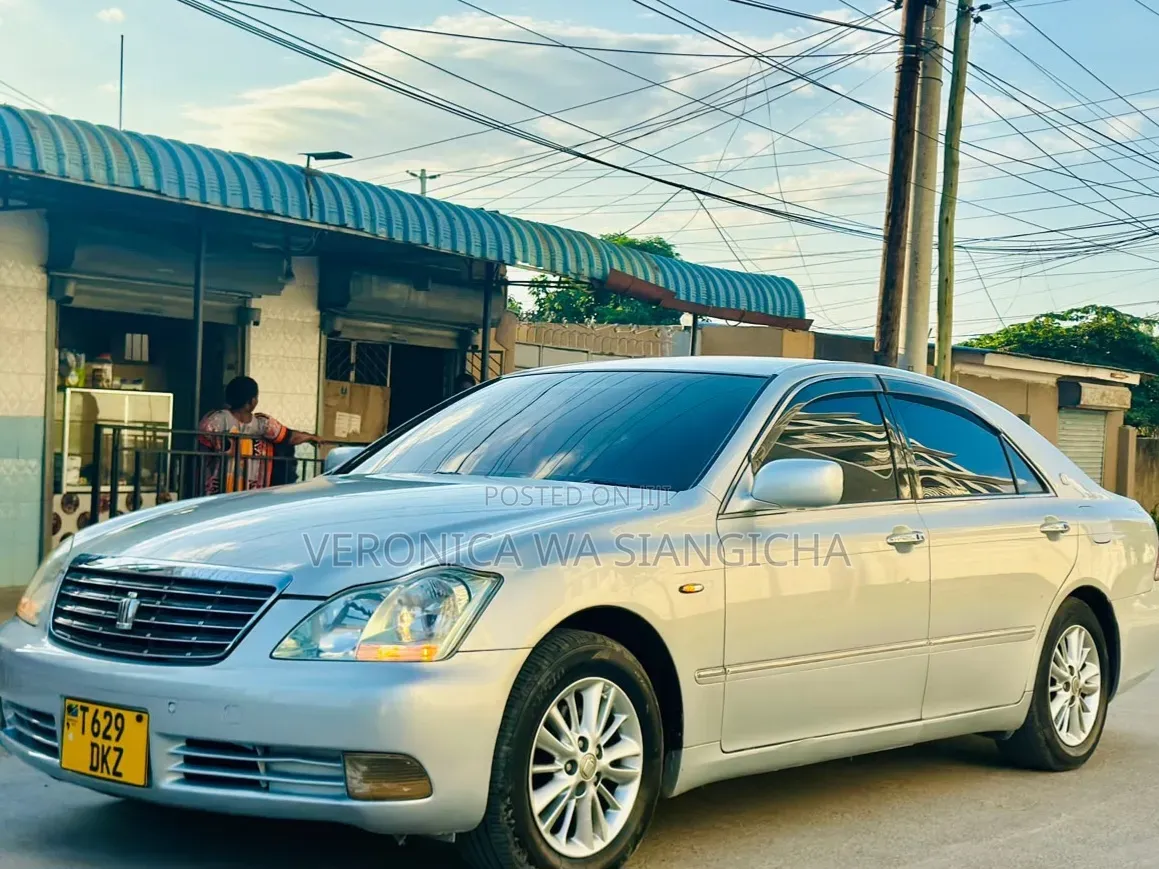 Toyota Crown 2006 Silver