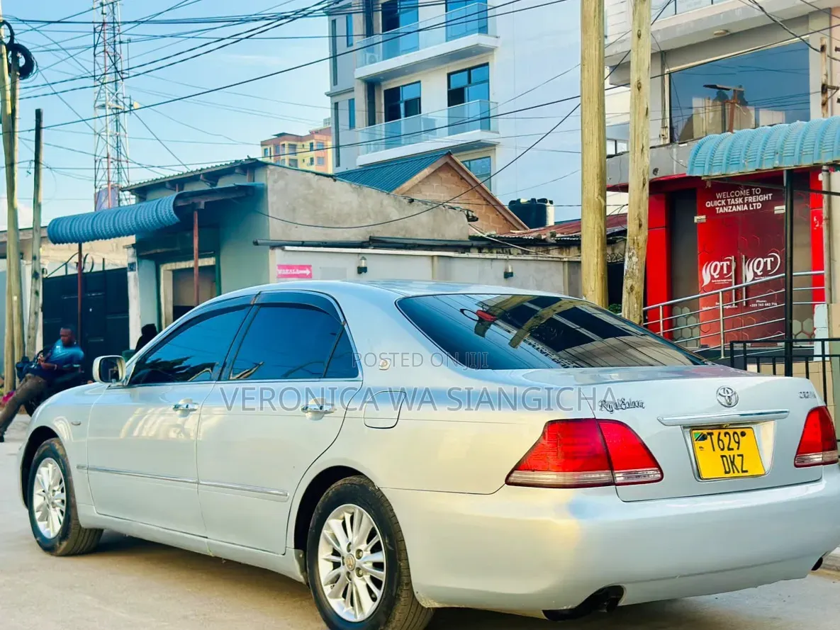 Toyota Crown 2006 Silver