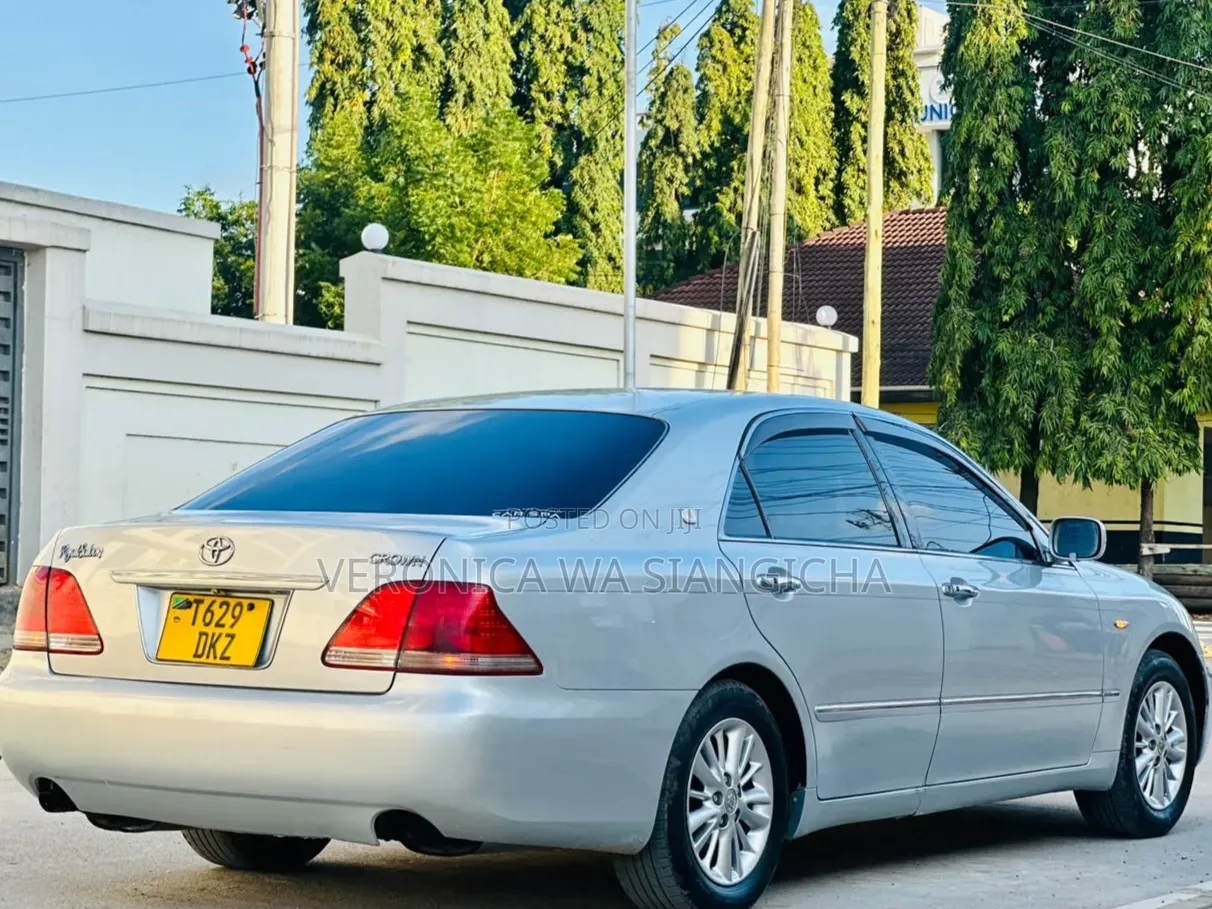 Toyota Crown 2006 Silver
