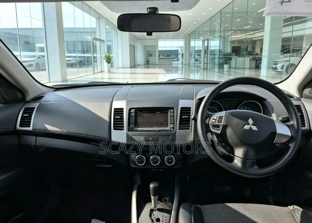Mitsubishi Outlander 2010 Silver