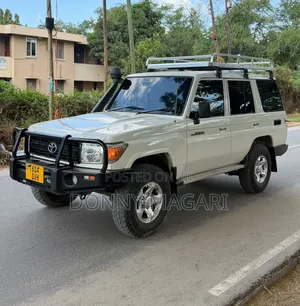 Toyota Land Cruiser 2018 White