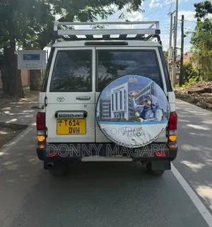 Toyota Land Cruiser 2018 White