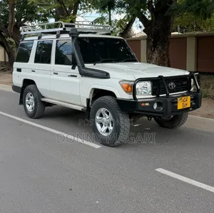 Toyota Land Cruiser 2018 White