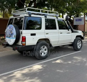 Toyota Land Cruiser 2018 White