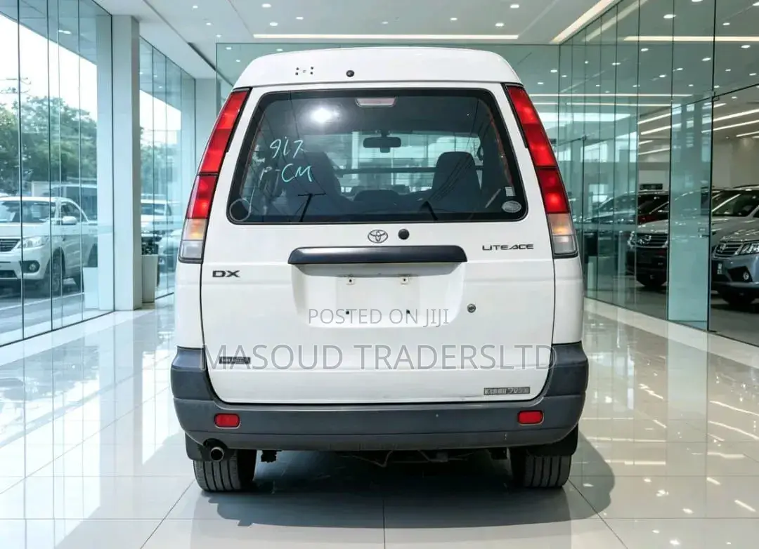 Toyota TownAce Noah 2001 Off white