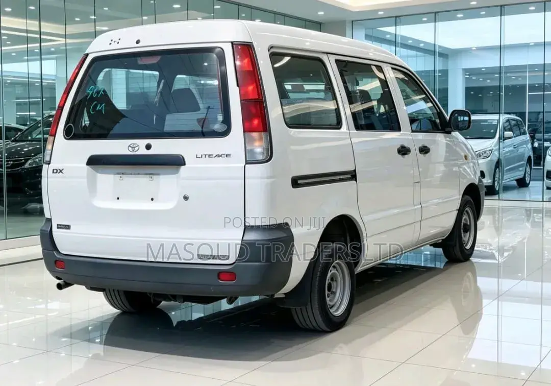 Toyota TownAce Noah 2001 Off white