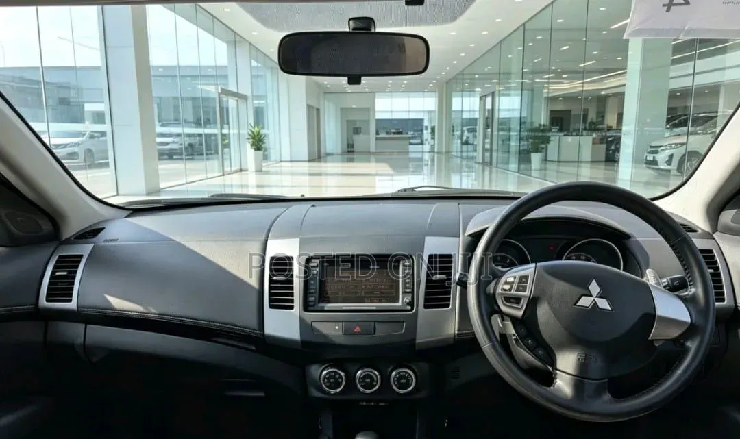 Mitsubishi Outlander 2010 Silver