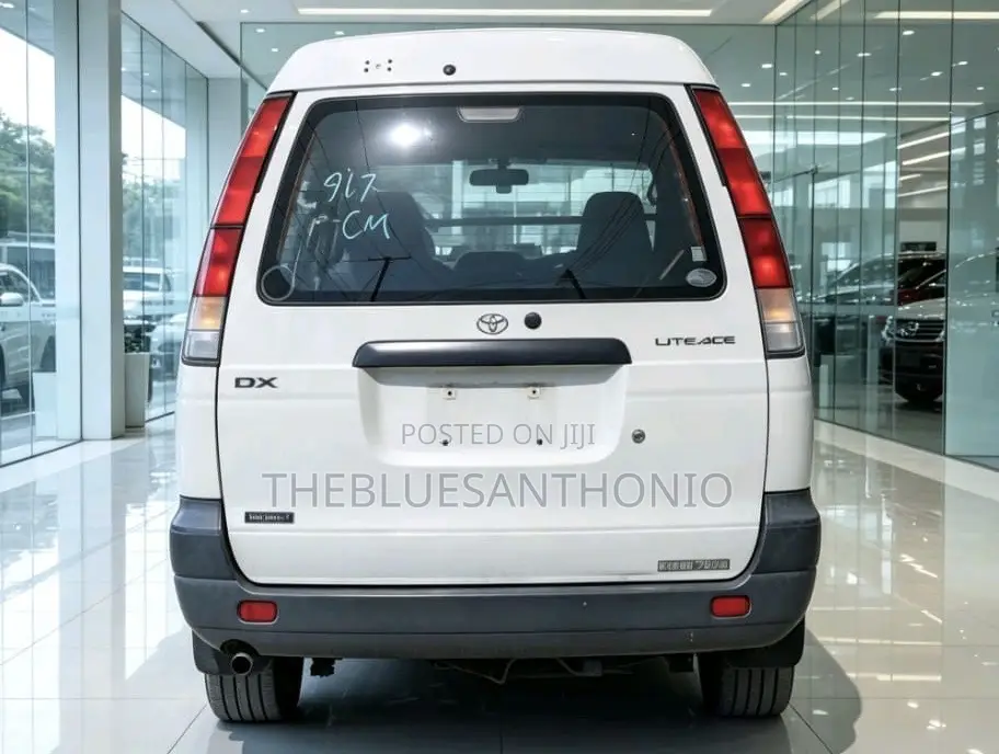 Toyota Noah 2006 White