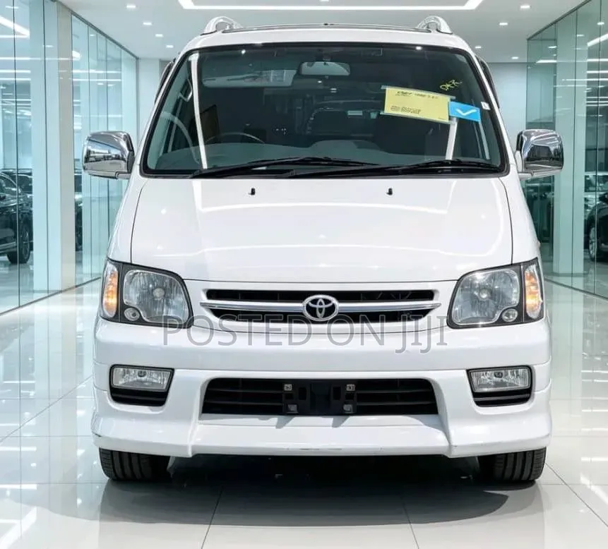 Toyota Noah 2001 White
