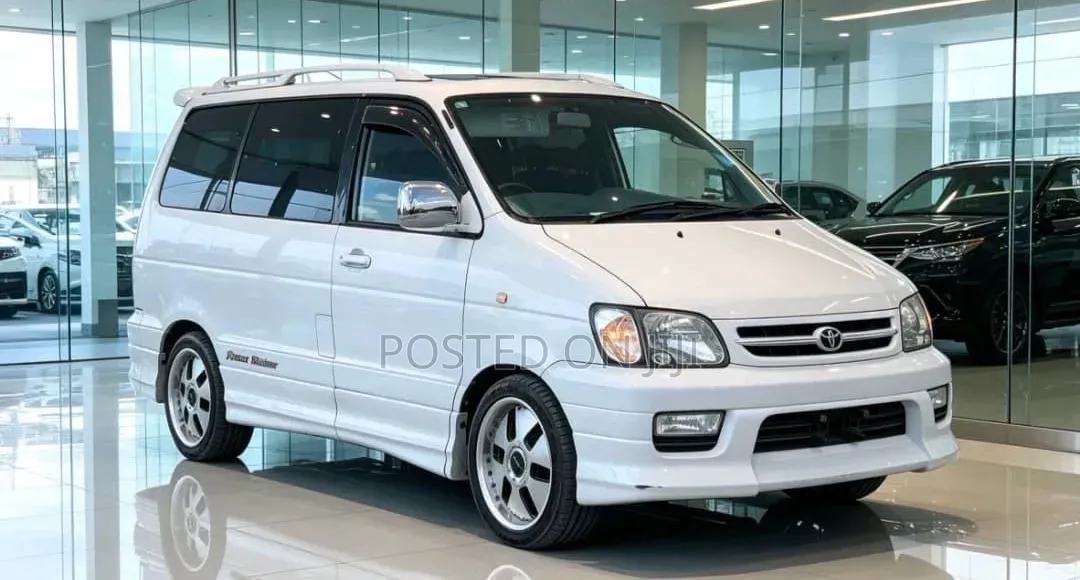 Toyota Noah 2001 White