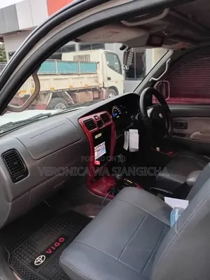 Toyota Hilux Surf 2000 White