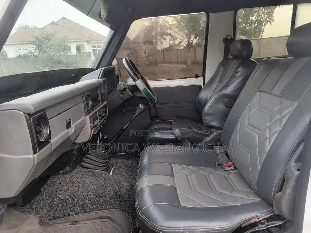 Toyota Land Cruiser 2003