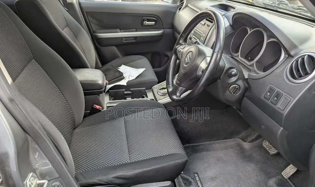 Suzuki Escudo 2005 Gray
