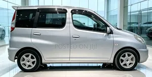 Toyota Fun Cargo 2004 Silver