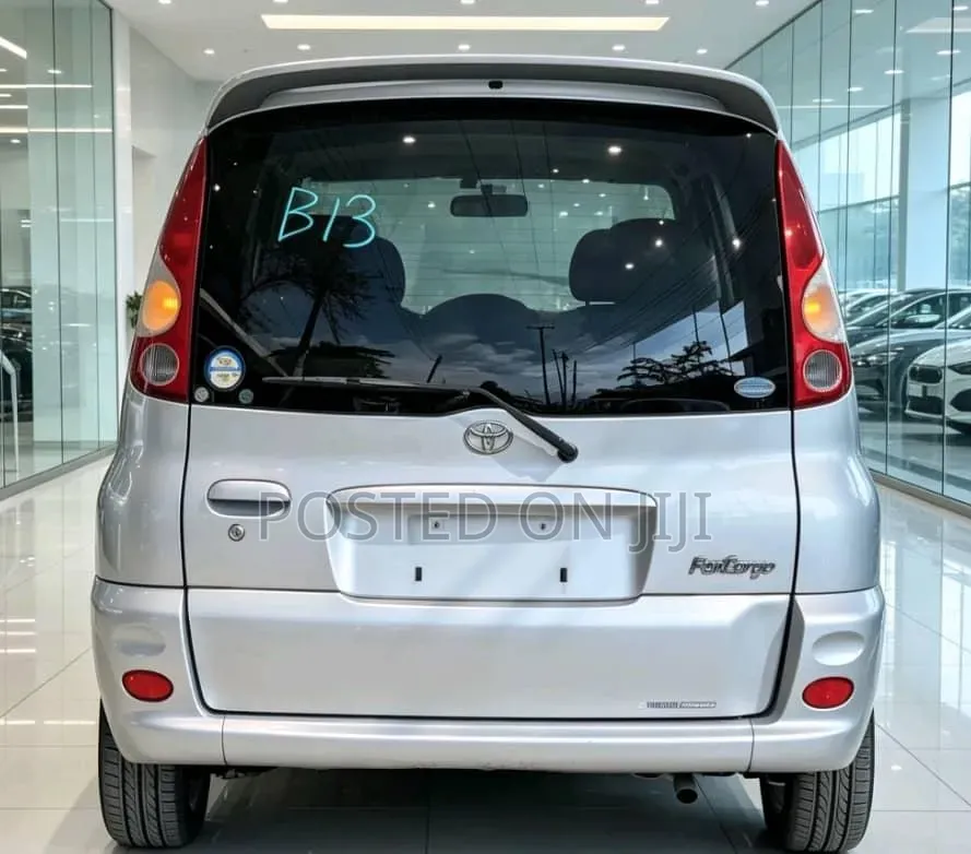 Toyota Fun Cargo 2004 Silver