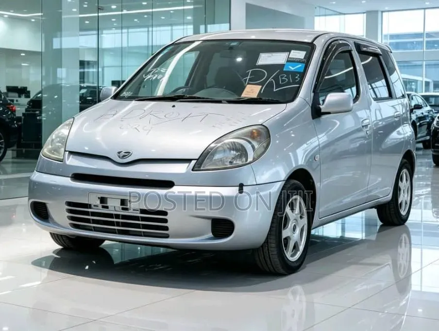 Toyota Fun Cargo 2004 Silver