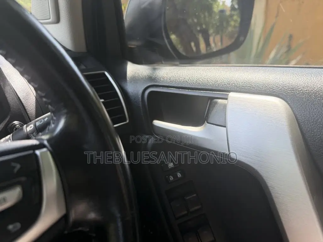 Toyota Land Cruiser Prado 2023 White
