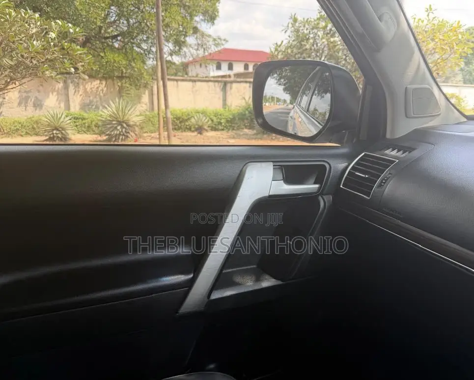 Toyota Land Cruiser Prado 2023 White