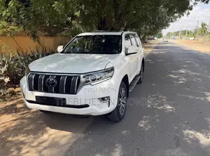Toyota Land Cruiser Prado 2023 White