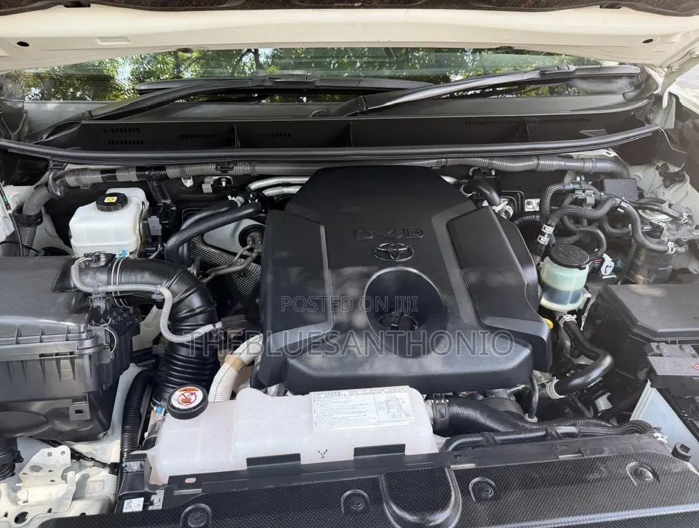 Toyota Land Cruiser Prado 2023 White