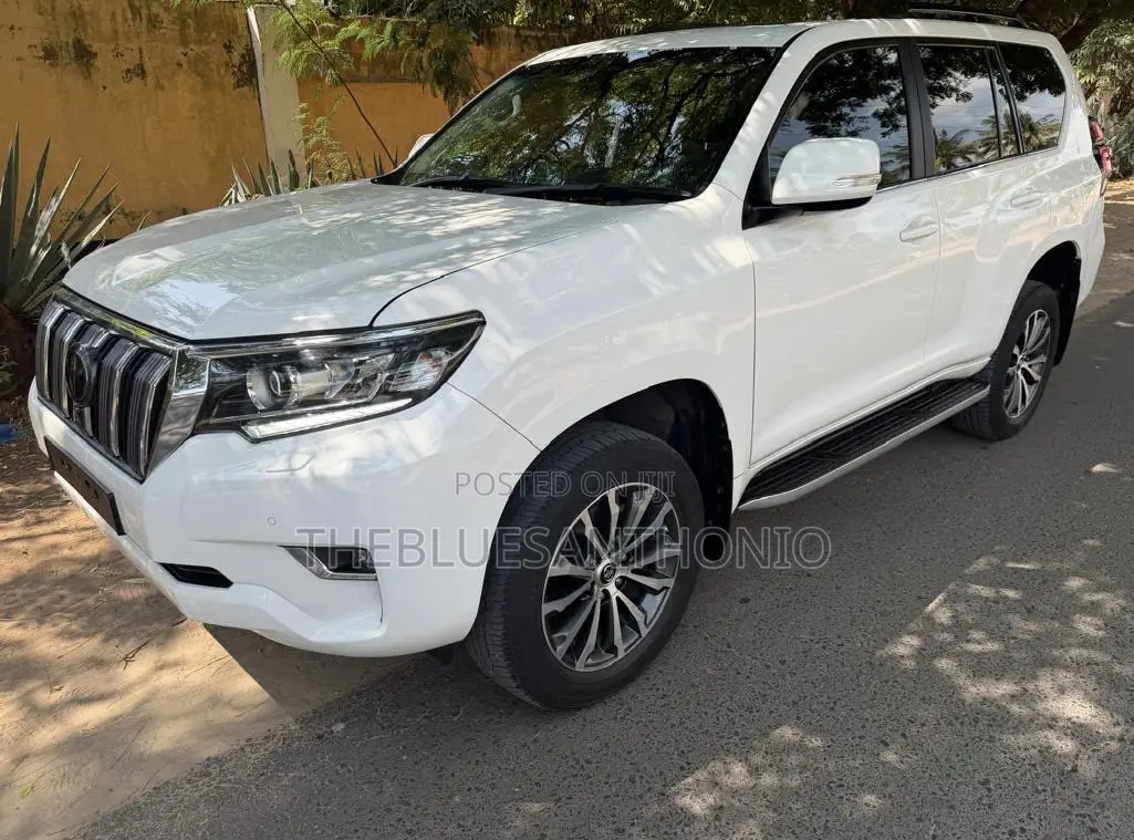 Toyota Land Cruiser Prado 2023 White