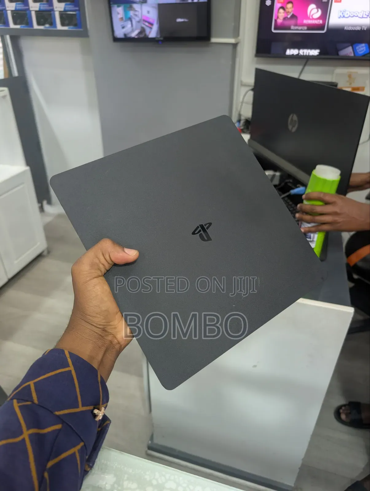 Play Station 4 Slim