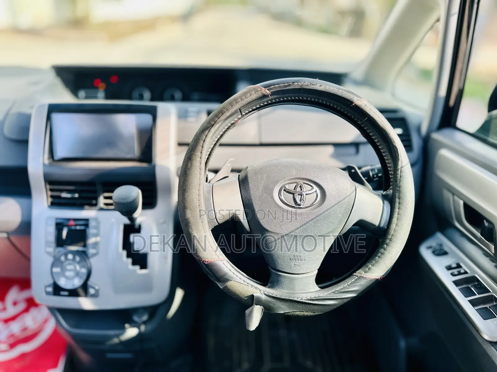 Toyota Noah 2.0 143hp FWD (8 Seater) 2009 Black