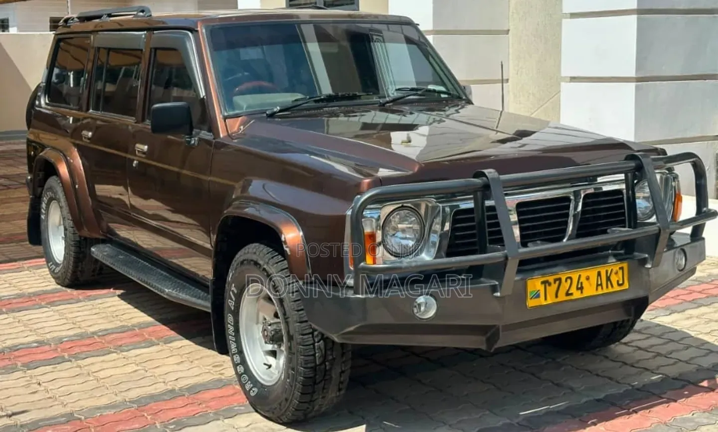 Nissan Patrol 2008 Burgundy