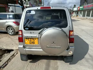 Mitsubishi Pajero 2008 Silver