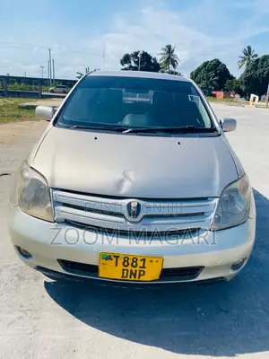 Toyota IST 2005 Silver