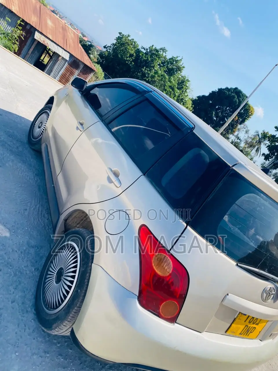 Toyota IST 2005 Silver