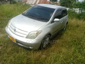 Toyota IST 2005 Silver